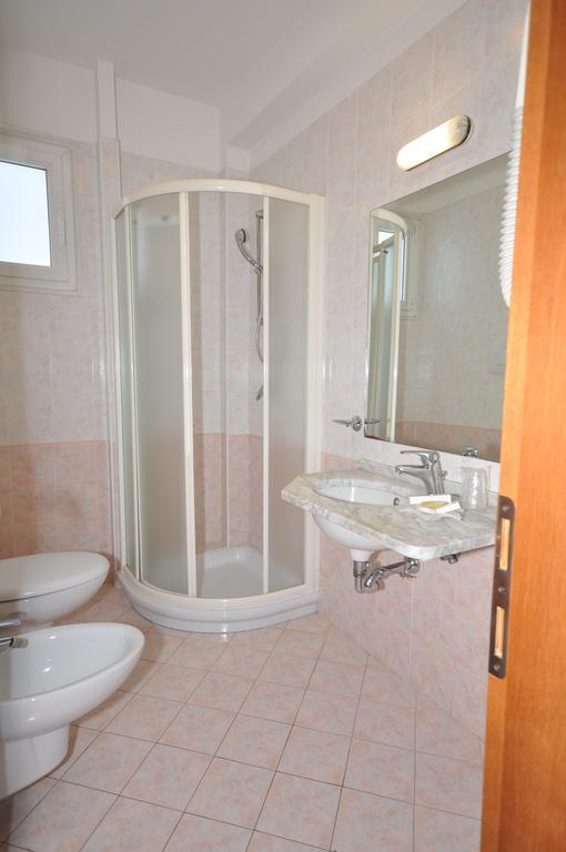Hotel Adriatic&Beauty Rimini Zimmer foto