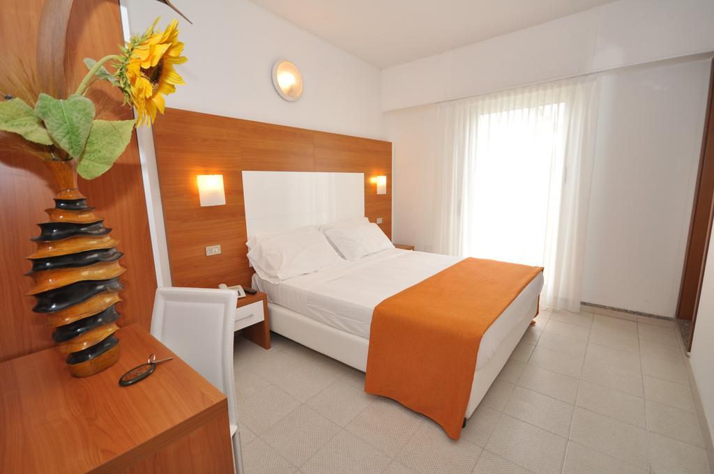 Hotel Adriatic&Beauty Rimini Zimmer foto